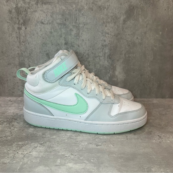Nike Court Borough Mid Sneakers CD7782-011 Womens sz 8 - white/green - Picture 1 of 6